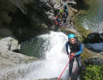 Rappel dans le canyon de Caprie