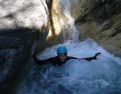 Petit saut dans le canyon de la Blache