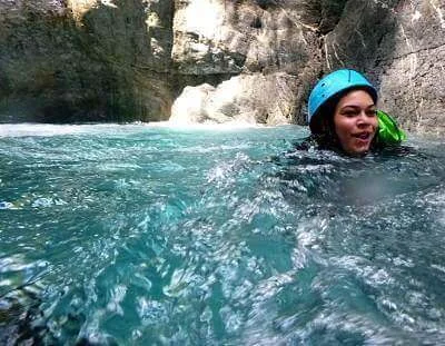 Nage dans le canyon du fournel